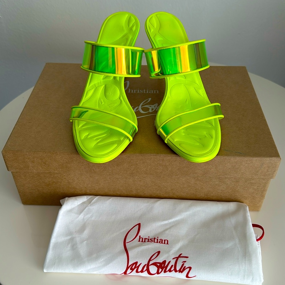 CHRISTIAN LOUBOUTIN *NEW* Neon Green Heels with Box & Dust Bag